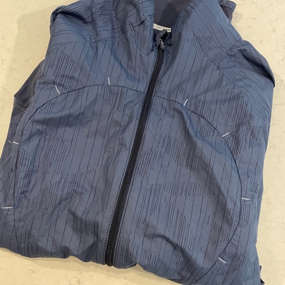 SIZE 6 Lululemon Windbreaker - Picture 1 of 12